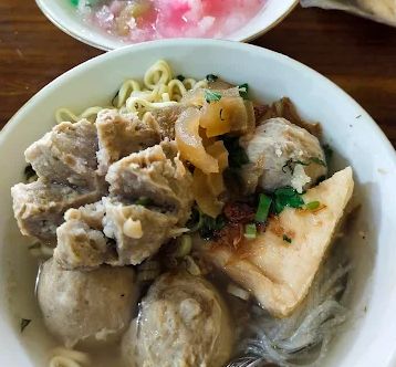 Bakso legendaris halal di Solo