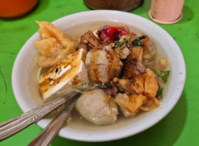 Bakso legendaris halal di Solo