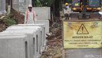 Bangunan di Atas Jalur Pipa Gas Pamulang Dibongkar, Trotoar Baru Mulai Dibangun