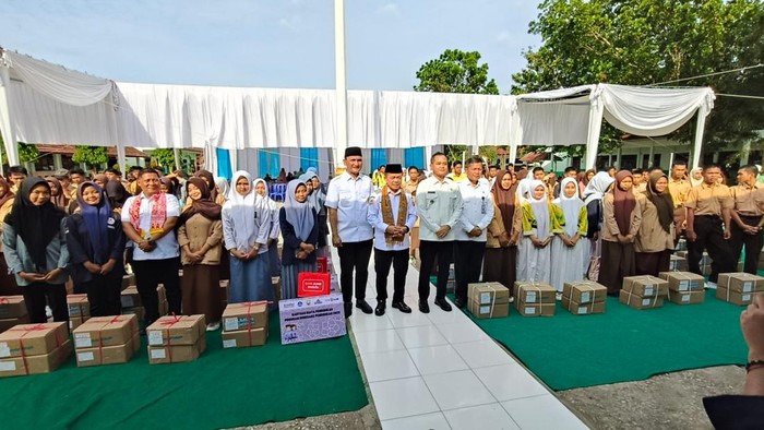 Bantuan Dumisake Pendidikan disalurkan ke siswa-siswa di 2 Kabupaten di Jambi