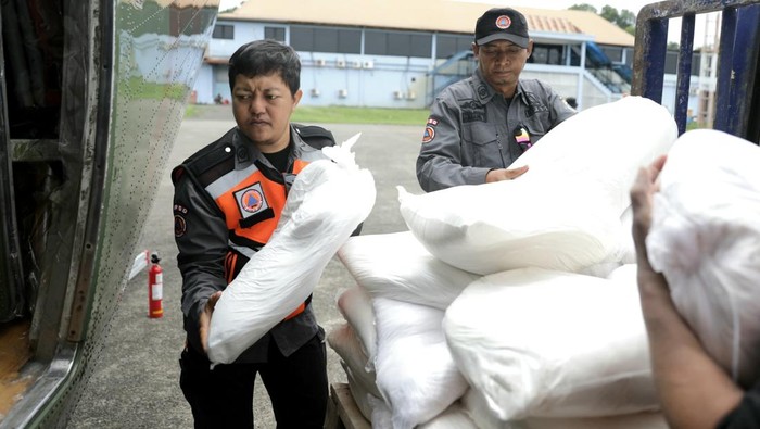 BPBD DKI Jakarta lakukan Operasi Modifikasi Cuaca (OMC) cegah cuaca ekstrem. (dok BPBD DKI Jakarta)