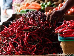 Inflasi Februari 0,68%, Harga Ayam hingga Cabai Jadi Pemicu