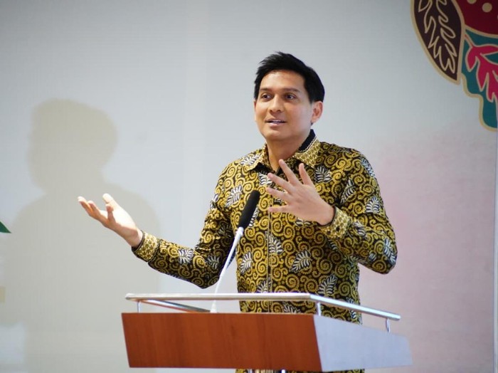 Bupati Indramayu Lucky Hakim