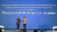 Pemerintah Kabupaten (Pemkab) Jember di bawah kepemimpinan Bupati Muhammad Fawait berhasil menyabet Anugerah Program Inovasi Pembangunan Terpuji dalam Kategori Optimalisasi Layanan Publik Responsif di detikJatim Awards 2025.