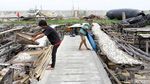 Cuaca Buruk Hambat Pengeringan Ikan Asin di Cilincing, Produksi Anjlok