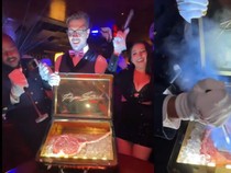 Disajikan dalam Koper, Steak Rp 16,7 Juta Ini Dianggap Nggak Worth It