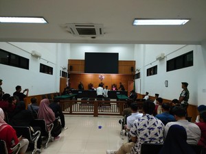 Minta Proyek Rp 5 T, Eks Ketua Kadin Cilegon dkk Divonis 1,5 Tahun Bui