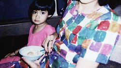 Manis Banget! Foto Masa Kecil Artis Bareng Ibu, Ada Raisa-Hamish Daud