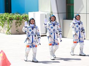 3 Astronot China Terdampar di Luar Angkasa