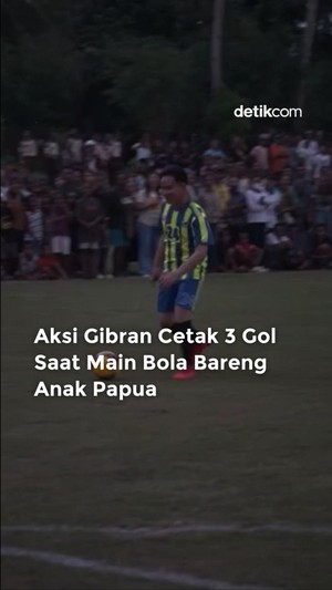 Video: Gibran Main Bola Bareng Anak-anak Papua, Cetak 3 Gol