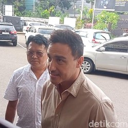 Cerita Folder Pinterest Future House Hamish Daud dan Sabrina Alatas