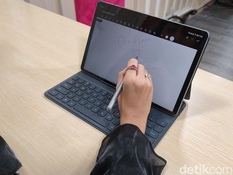 Hands On Honor Pad 10