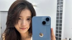 IU Pajang Foto Bare Face, Fans: Cantik Mah Bebas!
