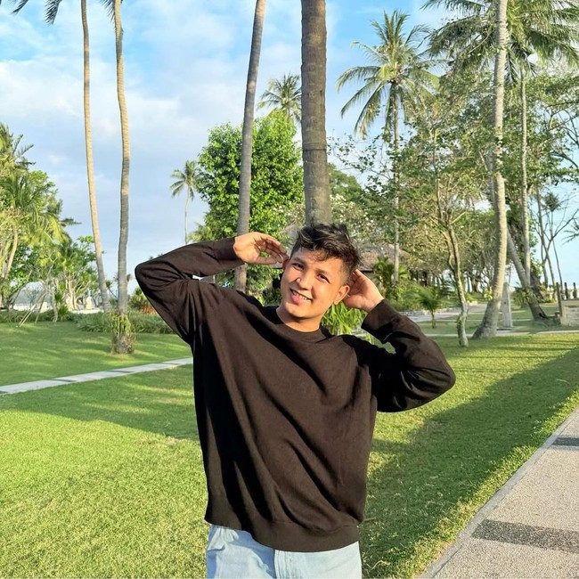 Intip Jeroan Rumah Baru Jirayut yang Super Besar, 4 Lantai Isinya 8 Kamar!