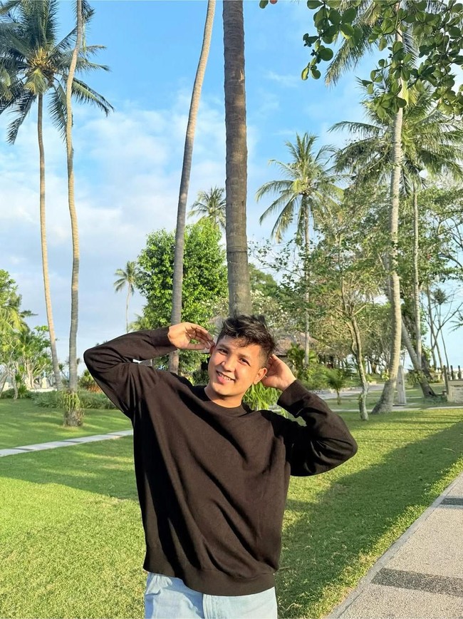 Intip Jeroan Rumah Baru Jirayut yang Super Besar, 4 Lantai Isinya 8 Kamar!