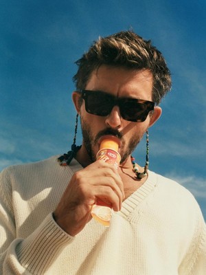 Potret Aktor Jonathan Bailey, Pria Terseksi di Dunia 2025