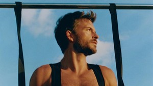 Meski meraih banyak titel prestisius, Jonathan mengaku masih sering merasa kikuk dan canggung di depan sorotan. Foto: Instagram Jonathan Bailey