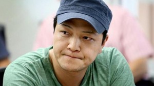 Aktor Jung Woong In punya cerita yang serupa dengan dua nama sebelumnya. Dalam acara Channel A, dia cerita pernah dikhianati manajer yang tanpa izin pakai cap resmi si aktor buat ngajuin pinjaman. Akibatnya rumah si aktor disita. (Foto: dok. IMDb)