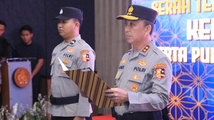 Kadivhumas Polri Irjen Sandi Nugroho pimpin acara Sertijab Karo Multimedia