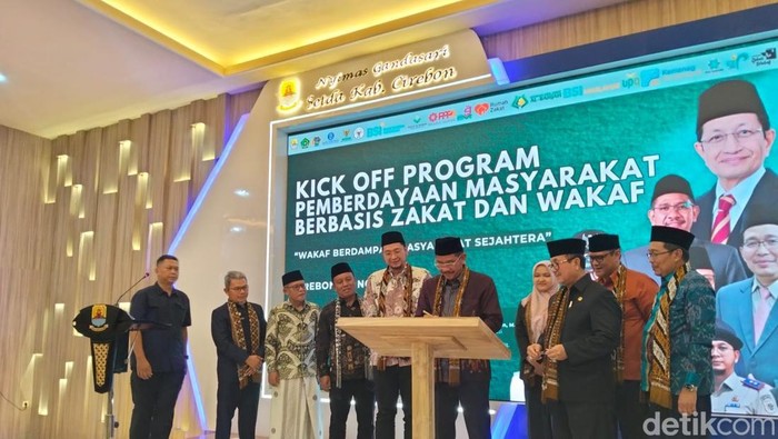 Kegiatan penetapan Kabupaten Cirebon sebagai salah satu dari 10 Kota/Kabupaten Wakaf di Indonesia oleh Kementerian Agama (Kemenag) RI tahun 2025