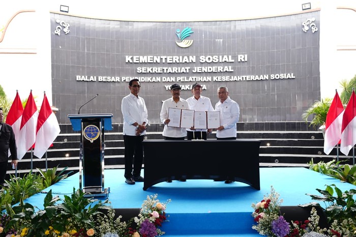 Kemensos dan Kemenhub Kolobarasi Hadirkan 28 Bus Sekolah Rakyat
