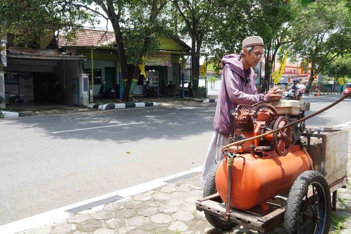 Kisah Penambal Ban di Pati, Anggap Program JKN sebagai Penyelamat Hidup
