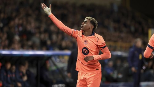BRUGES, BELGIUM - NOVEMBER 5: Lamine Yamal of Barcelona celebrates his goal during the UEFA Champions League 2025/26 League Phase MD4 match between Club Brugge KV and FC Barcelona at Jan Breydelstadion on November 5, 2025 in Bruges, Belgium. (Photo by Jean Catuffe/Getty Images)