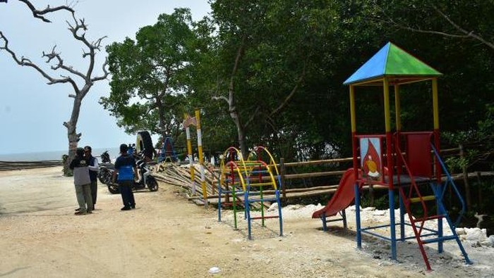 Pantai Martajasah Bangkalan.