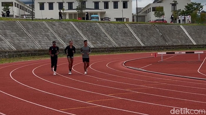 Kunjungan Chef de Mission SEA Games 2025 Bayu Priawan Djokosoetono ke Pelatnas Atletik di Pusat Pelatihan Atletik Pangalengan, Jawa Barat, Kamis (6/11/2025).