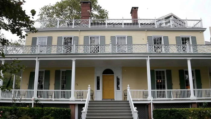 Penampakan Gracie Mansion, rumah dinas Wali Kota New York.
