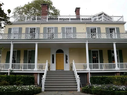 Penampakan Gracie Mansion, rumah dinas Wali Kota New York/Seth Wenig—AP via TIME Penampakan Gracie Mansion, rumah dinas Wali Kota New York.