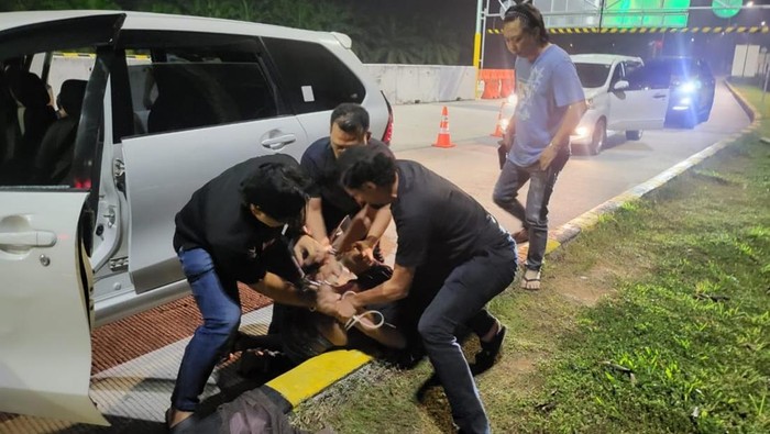 Penangkapan 3 terduga pelaku spesialis pembobol toko grosir di Aceh.