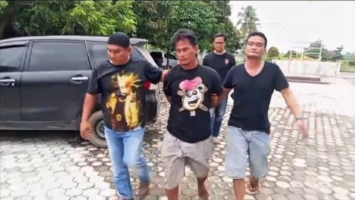 Iwan pencuri sapi milik tetangganya saat ditangkap polisi