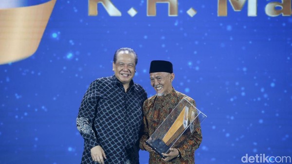 Peraih Anugerah Adiluhung detikJatim Award 2025