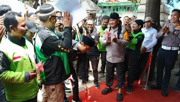 Polres Serang bangun poskamling-warung ojol