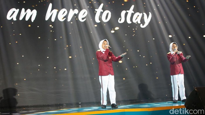 detikJatim Awards 2025 digelar dengan penuh kemeriahan di Grand Mercure Malang Mirama, Rabu (5/11/2025). Malam apresiasi tahunan ini diawali dengan santap malam bersama, yang dihadiri oleh sejumlah tokoh penting dari berbagai sektor di Jawa Timur.