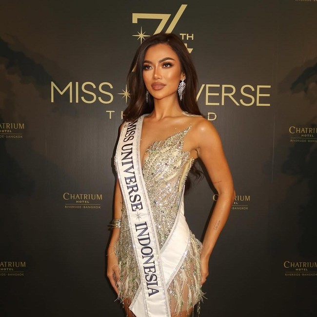 Foto: Cantiknya Miss Universe RI Sanly Liu saat Pembukaan Miss Universe 2025
