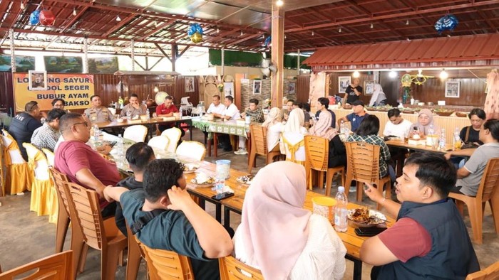 Kapolda Bangka Belitung Irjen Viktor T Sihombing saat silahturahmi dengan jurnalis di Pangkapinang