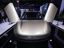 Video: Tesla Raup Pendapatan Rp 417 T di Akhir Tahun 2025