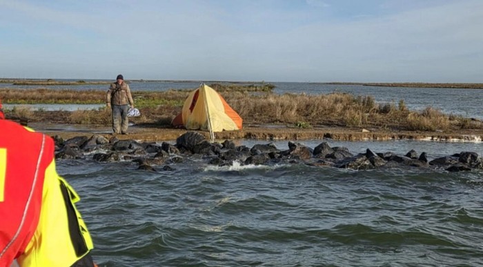 Turis Jerman terdampar di Danau IJsselmeer, Belanda.