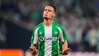 Antony Cetak Gol Spektakuler, Betis Kalahkan Lyon