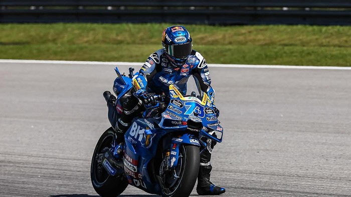SEPANG, SGR - OCTOBER 26:  Alex Marquez of Spain and  Gresini Racing MotoGP  in action during MotoGP race of the Petronas Grand Prix of Malaysia on October 26, 2025  held at Sepang International Circuit in Sepang, Malaysia. (Photo by Hazrin Yeob Men Shah/Icon Sportswire via Getty Images)