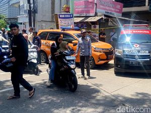 Jejak Darah di Konter HP Sukagalih Bandung