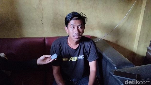 Ayah Bilqis, Dwi Nur Mas alias Dimas. Ayah Bilqis, Dwi Nur Mas alias Dimas.