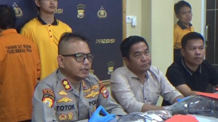 Kapolres Bengkulu Tengah AKBP Totok Handoyo