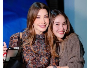Ayu Ting Ting Blank di Panggung Saking Bahagia Duet Bareng Nancy Ajram