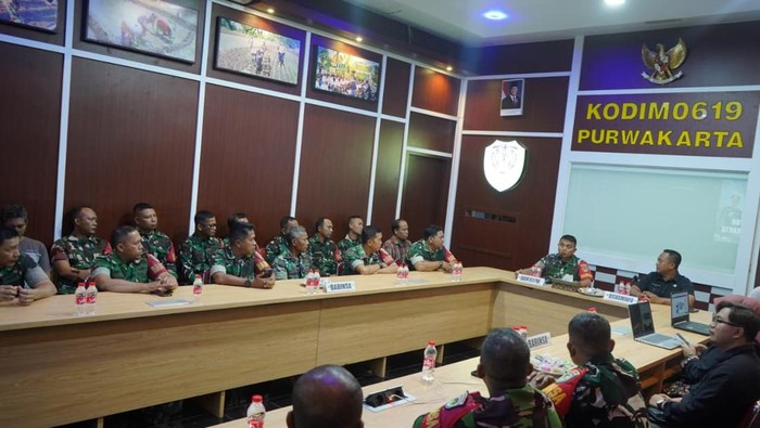 Babinsa di Purwakarta dibekali literasi digital