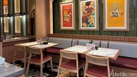 Baia Nonna mengusung konsep Peranakan modern dengan sentuhan Asia Fusion. Suasana hangat dan desain interiornya bernuansa klasik elegan. Tempat ini cocok untuk makan santai. Foto: detikFood