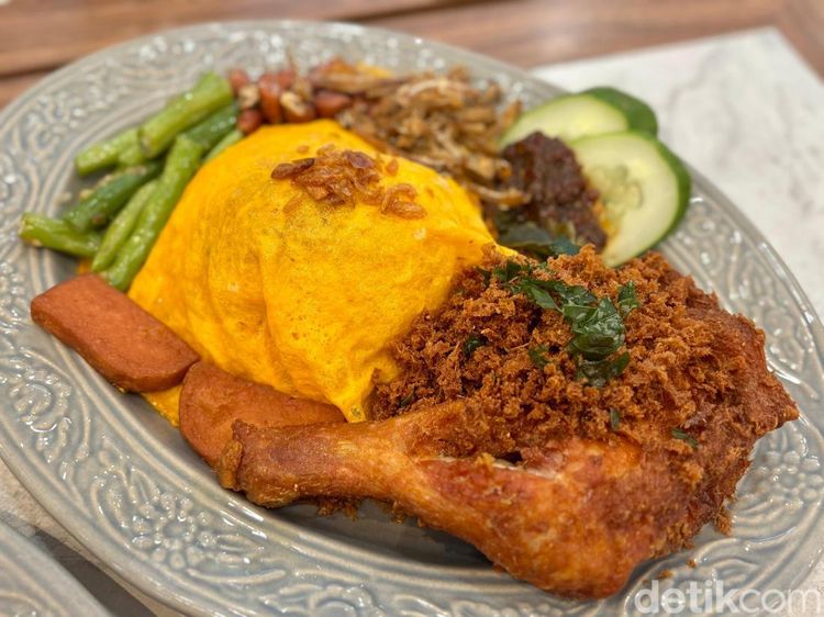 Nikmatnya Nasi Ayam Berempah dan Mie Hokkien Rasa Peranakan di Resto Ini