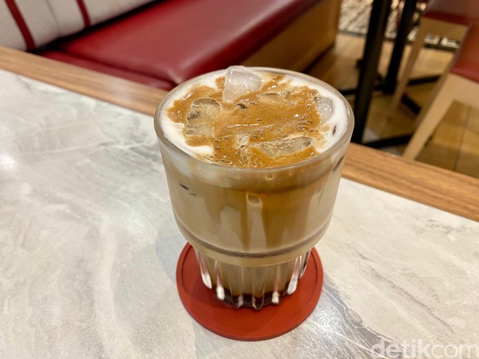 Nikmatnya Nasi Ayam Berempah dan Mie Hokkien Rasa Peranakan di Resto Ini